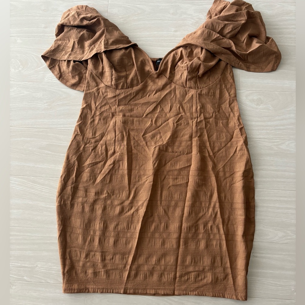 NEVER WORN Plus Mocha Textured V Bar Bodycon Dress - Picture 4 of 6